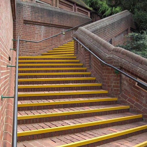 Anti-Rutsch GFK Stufenkanten